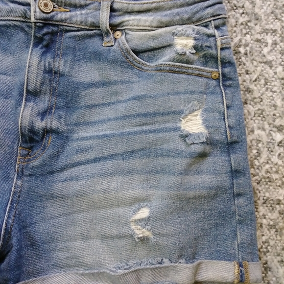 Kancan Distressed Mom Shorts - Picture 4 of 10